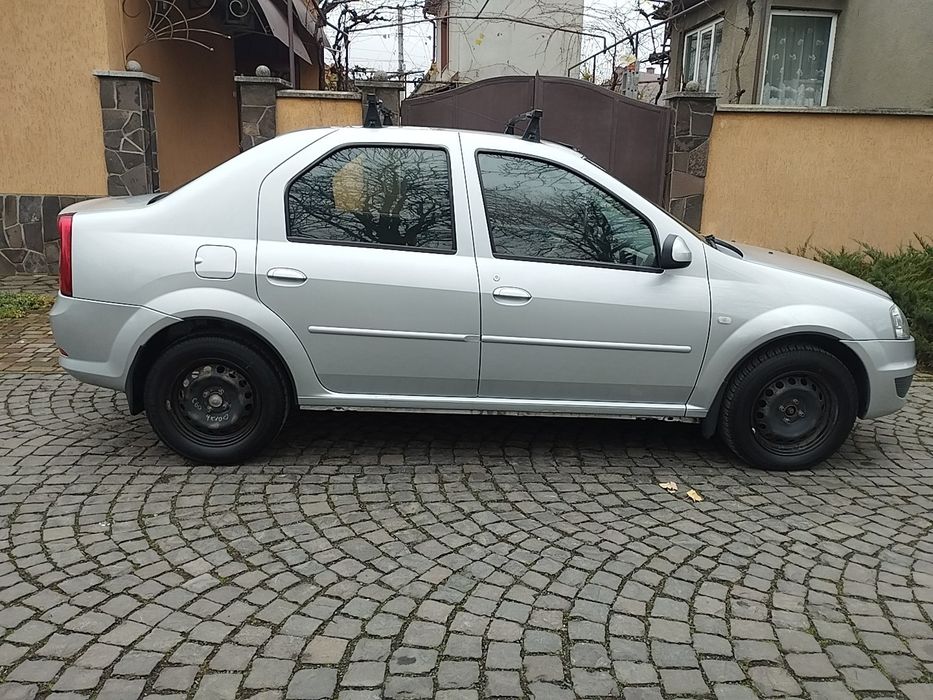 Рено логан 2011р