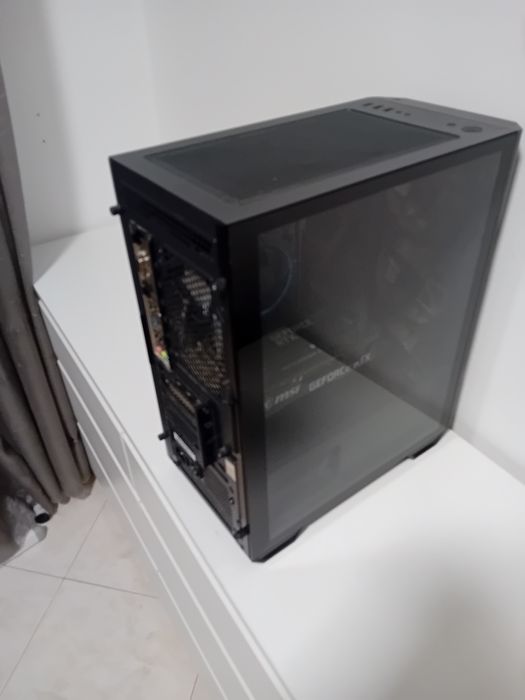 Setup gamer em bom estado