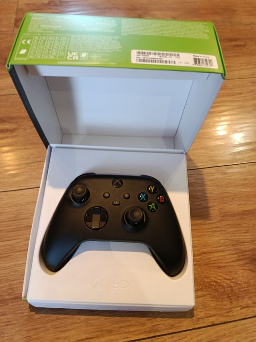 Pad Xbox Series S/X + Pudełko