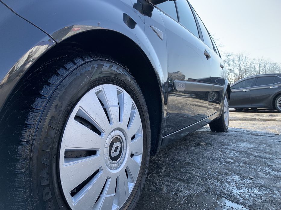 Renault Grand Scenic в рідній фарбі