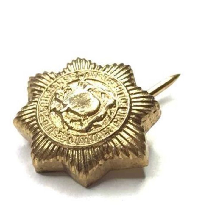 Crachá vintage de colarinho e gravata para mulher da Polícia Sul-Africana (SAP) – Insígnia dourada