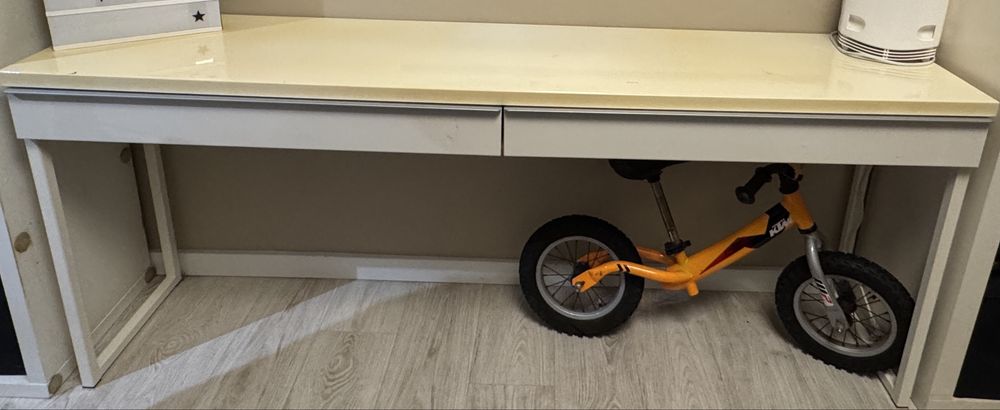 Secretária Micke IKEA