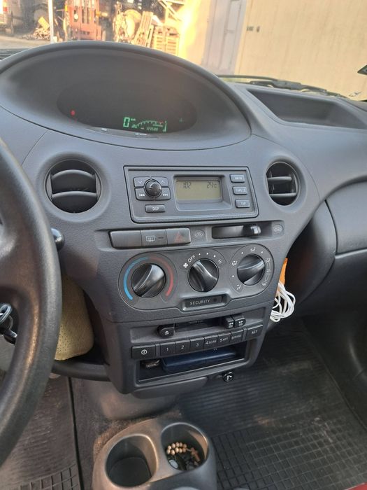 Toyota Yaris 1.0 salon Polska.