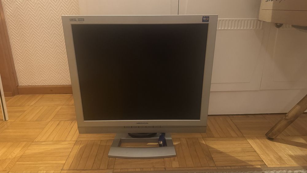 Oddam za darmo sprawny stary monitor i inne sprzęty odtwarzacze dvd