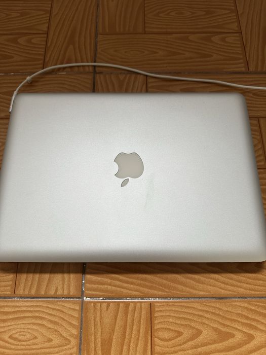 MacBook Pro 13,3” avariado