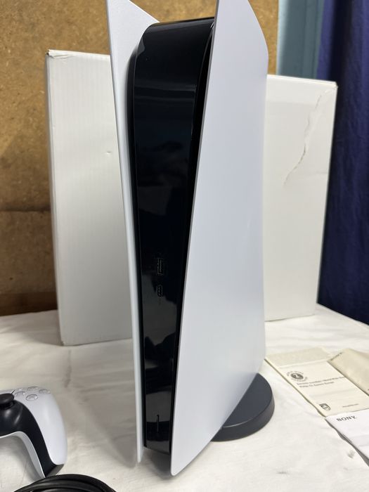 Продам Sony Playstation 5