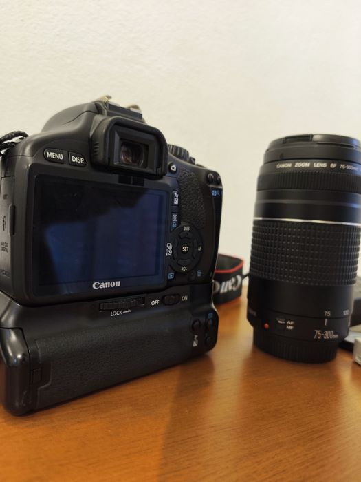 Canon EOS 550D com 2 lentes