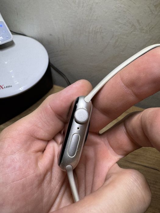 Apple watch  SE 2 40 mm акб 100 % гарний  стан