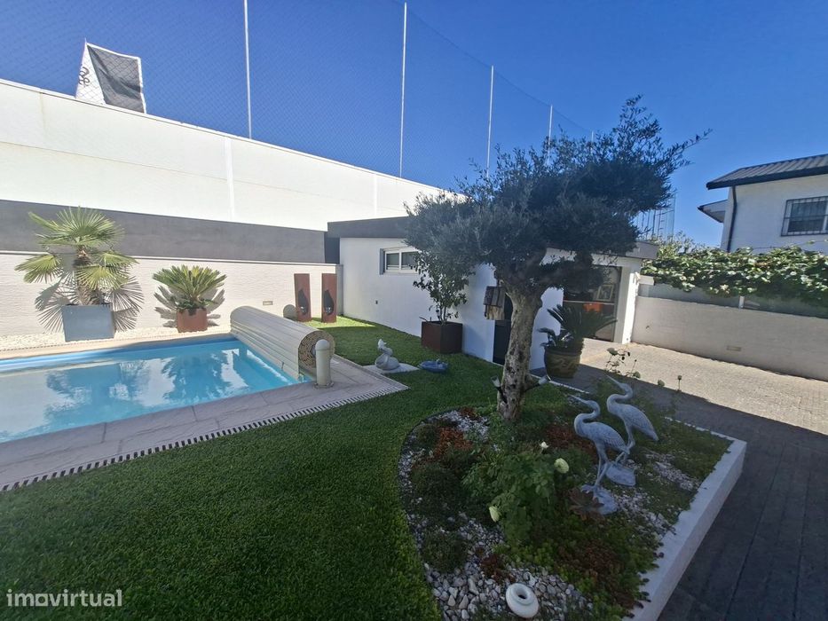 Moradia T3 com Vida Exterior - Piscina, Jardim Privado e Sossego