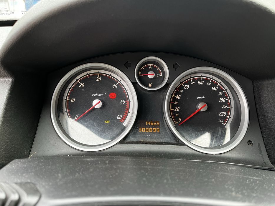 Опель астра H 2005 року