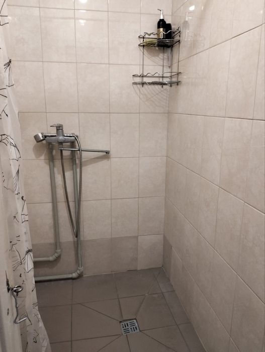 Продам комнату с балконом в центре 9500