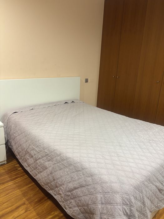 Cama de casal com estrado