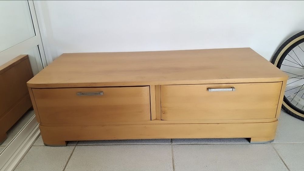 Rack / Aparador Baixo para Sala - Design Arredondado em Madeira Clara