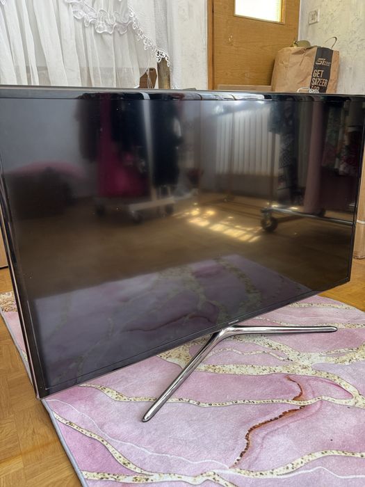 Telewizor samsung 48 cali na nodze