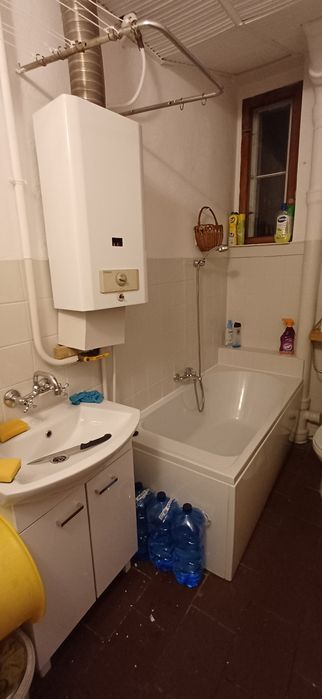 Ostrow Wlkp ul Ogrodowa  63m2 / dwa pokoje / balkon/ piwnica / Ogrzewanie miejskie