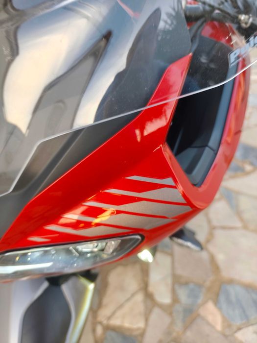 Triumph Tiger Sport 660 como nova vários extras com todo material orig