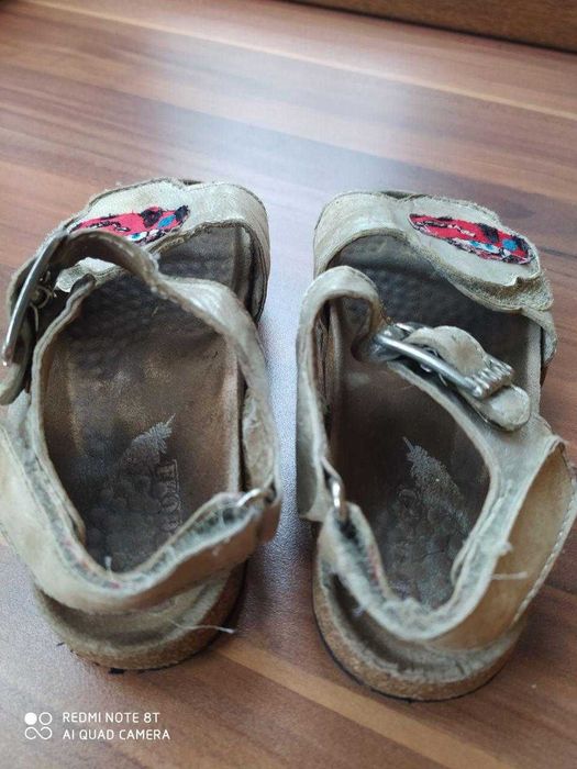 Серые сандалии froddo на мальчика с машинками 24 размер