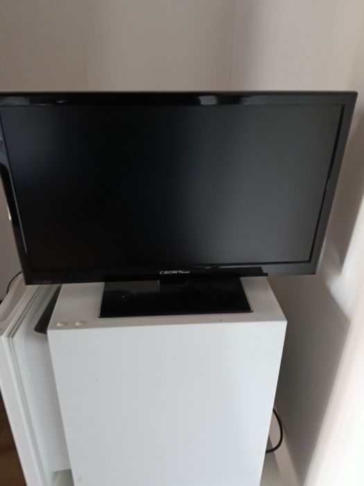 Vendo 2 monitores Crown Led 23 "