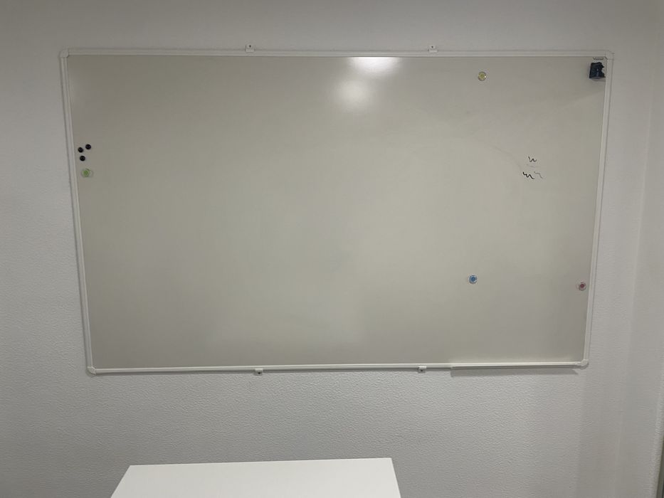 Quadro branco magnético em porcelana 2m x 1,20m
