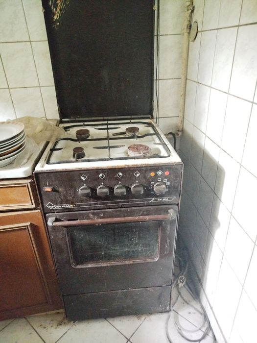 Kuchenka gazowa 4 palnikowa sprawna