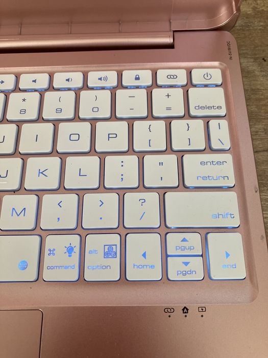 Etui z klawiaturą na iPada