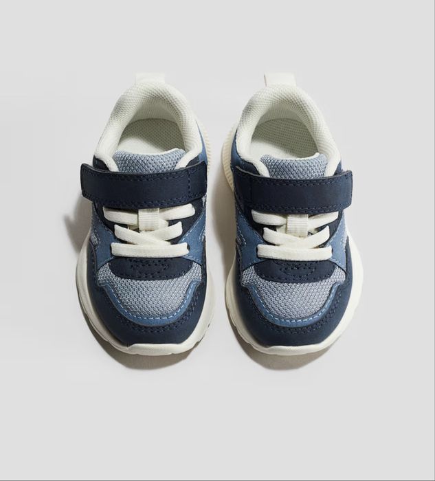 Кросівки HM, дуже легенькі і зручні