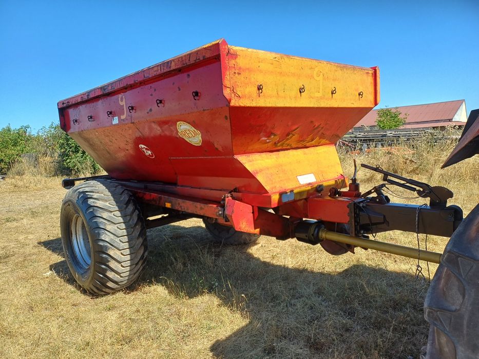Rozsiewacz wapna bredal b52A rcw