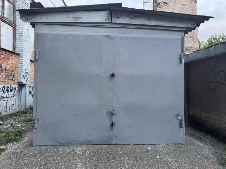 Продам металевий утеплений гараж