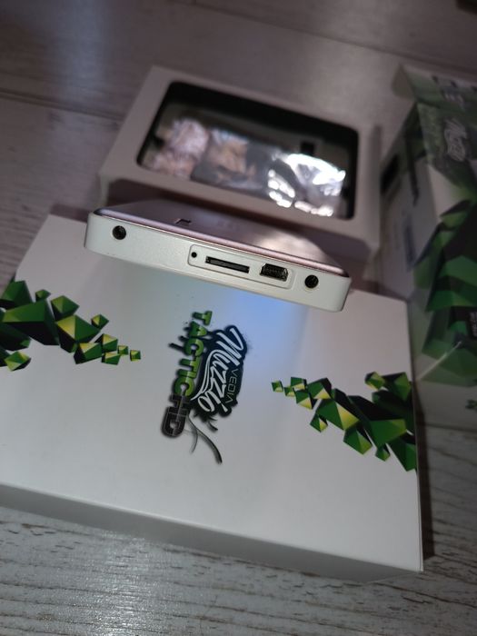 Odtwarzacz MP4 Vedia muzzio tactic hd