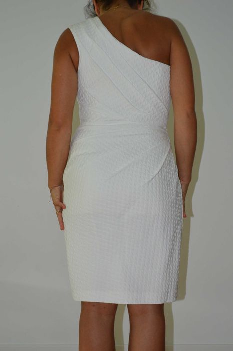 Vestido Branco de cocktail,novo, com etiqueta.