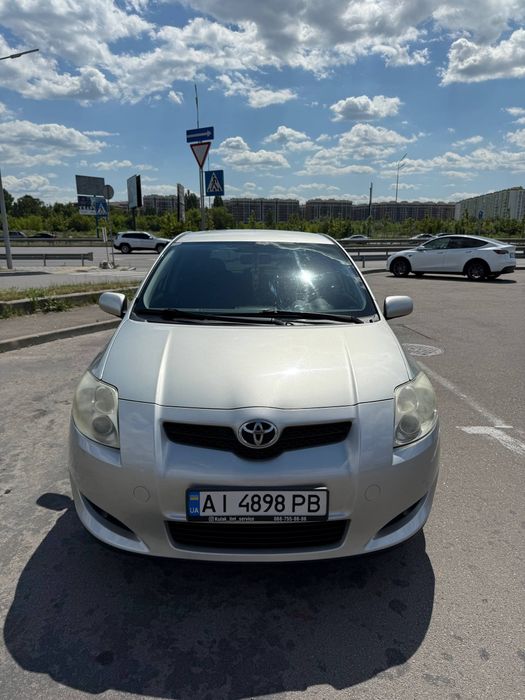 Продам Тойоту Ауріс 2.0 D-4D