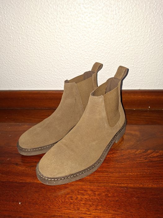 Botas Chelsea em camurça da Zara tamanho 39