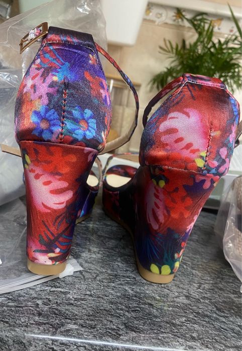 Sandalia cunha tecido