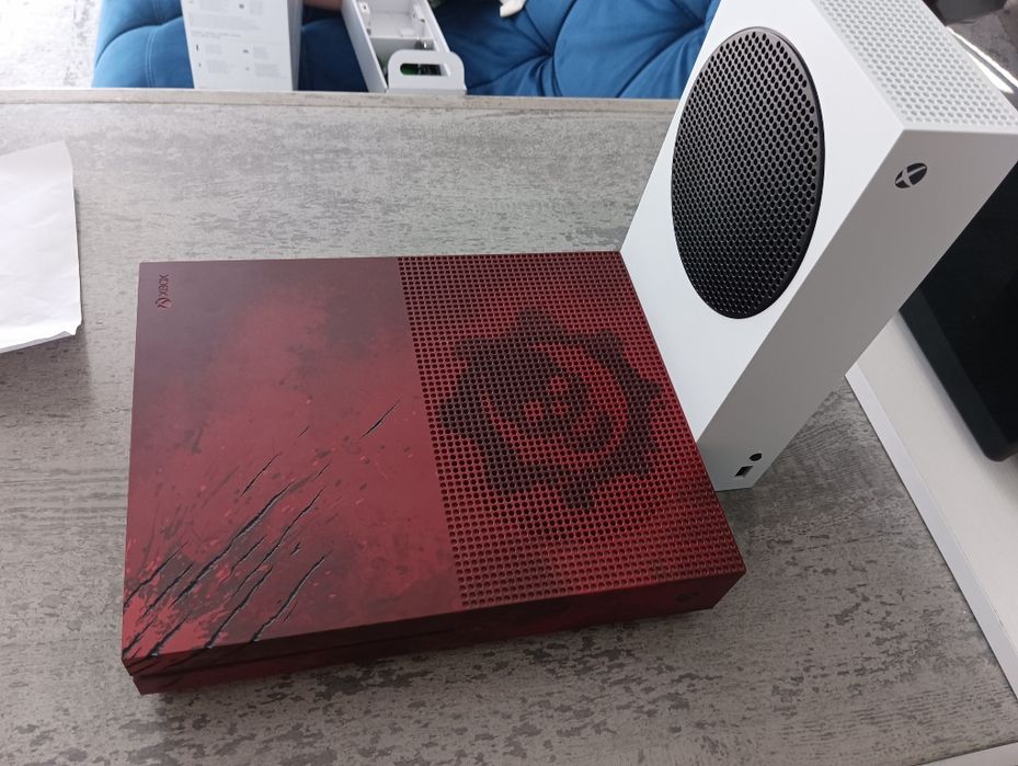Xbox One S Gears of War 4 Limited Edition
