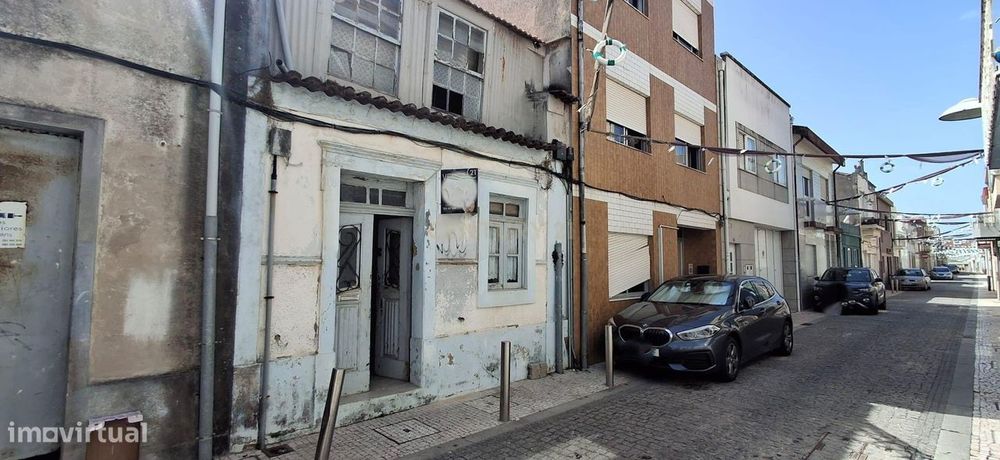 Moradia e Terreno – Primeira Linha de Mar da Póvoa de Varzim