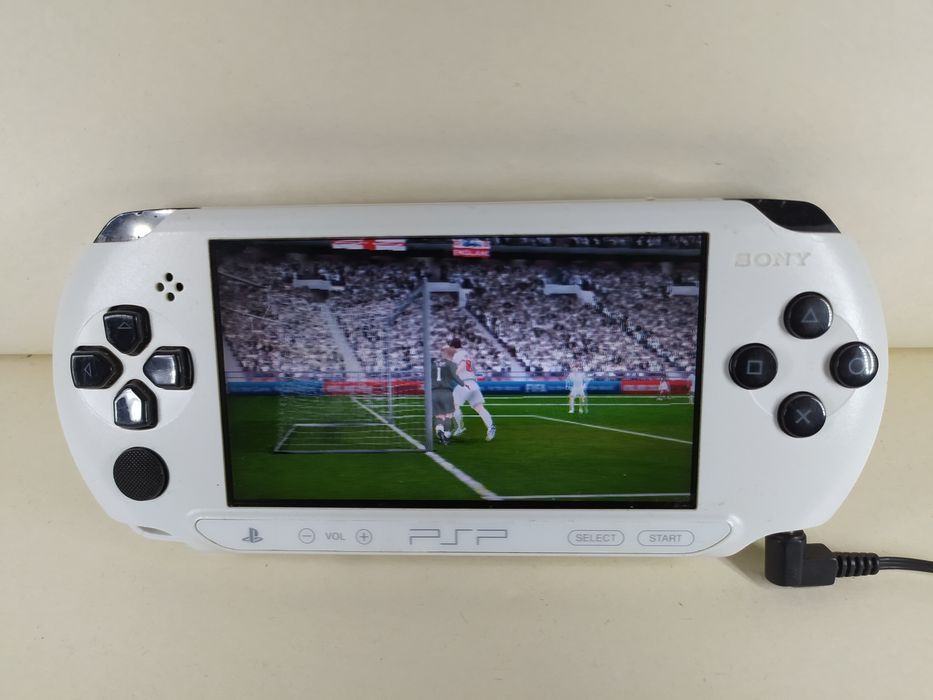 Приставка Sony PSP E1004