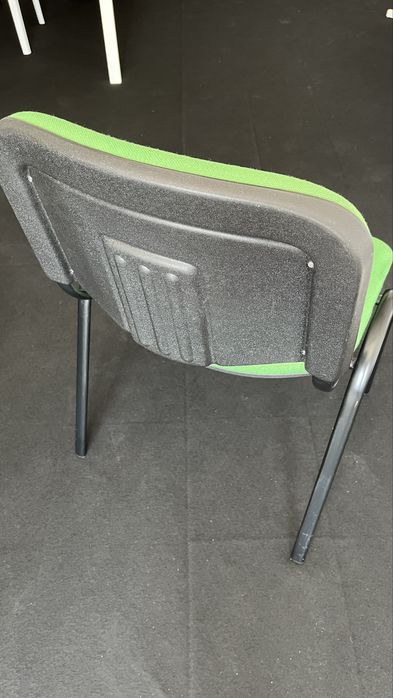 Duas Cadeiras verdes como NOVAS