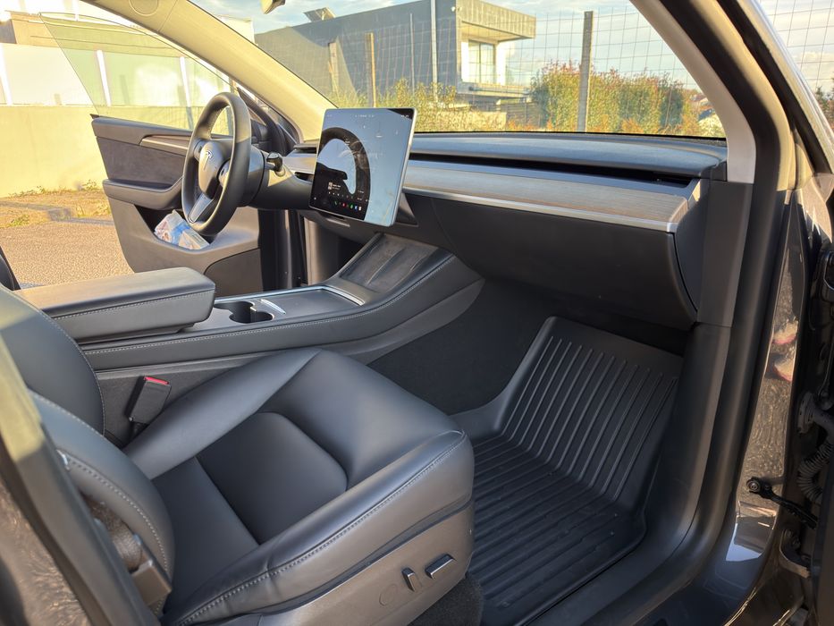 Tesla model Y dual motor long range