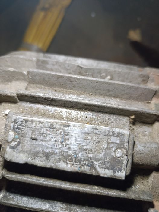 Продам електро двигатель