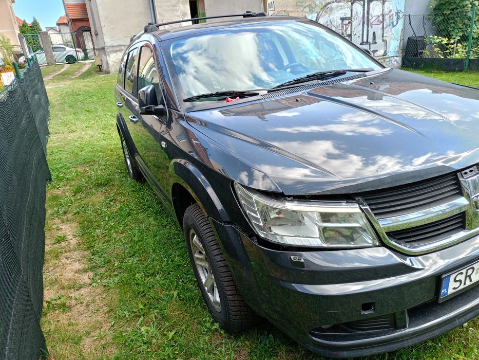 Dodge Journey uszkodzony
