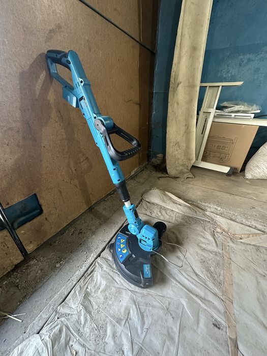 Продам акамуляторну косарку