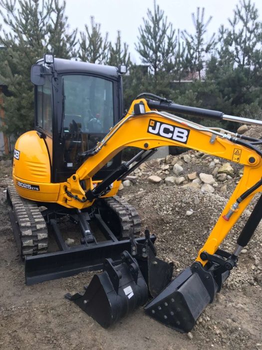 Міні екскаватор. Послуги міні екскаватора