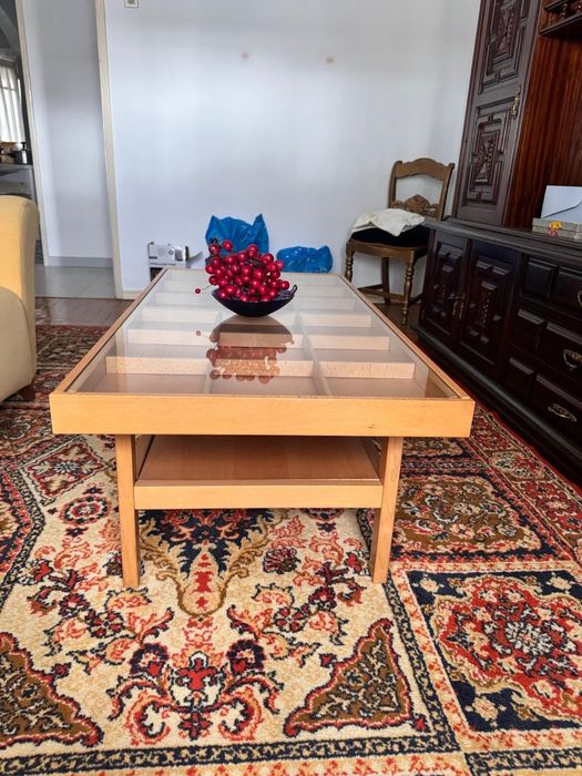 Sala completa e casa jantar