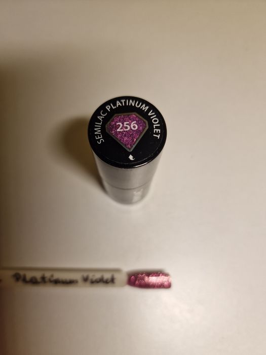 Hybrydowy lakier do paznokci Semilac Platinum Violet 256 UV LED