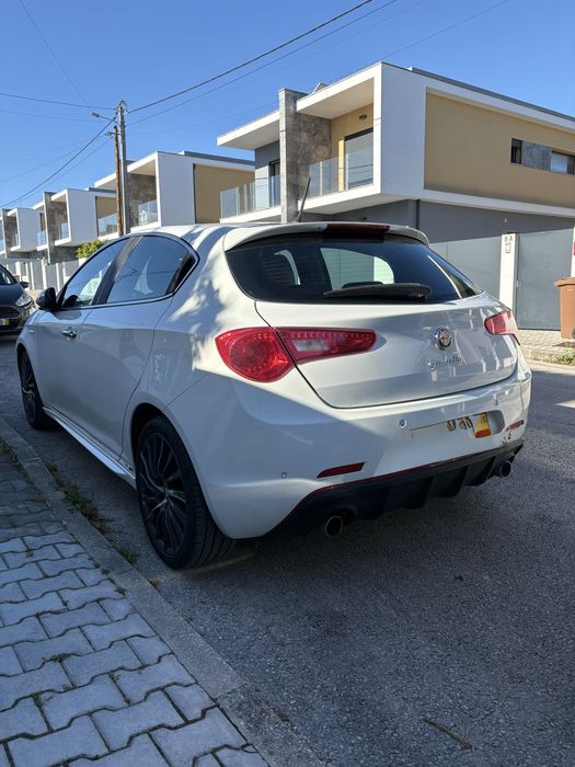 Alfa Romeo Giulietta 1.6 (pack quadrifoglio verde)
