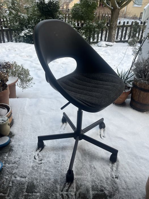 Krzesło obrotowe czarne na kółkach | Regulowana wyskość