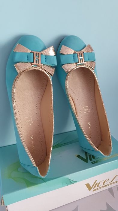 Baleriny nowe w kolorze blue z ozdobami rozmiar 37 / wkładka 23.2 cm