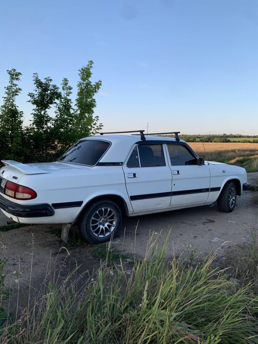 Автомобиль Волга-3110