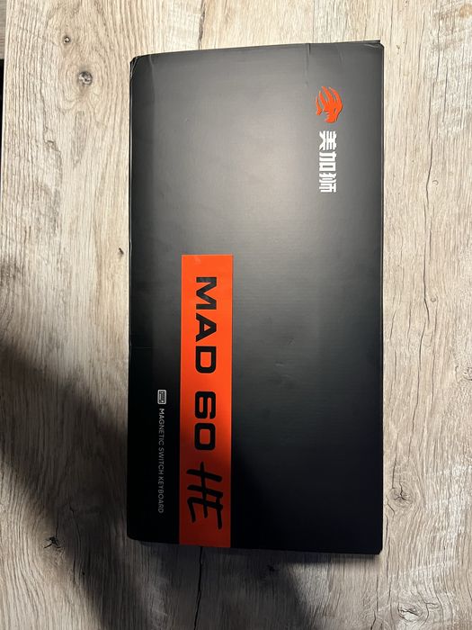 Mad 60 HE Basic White