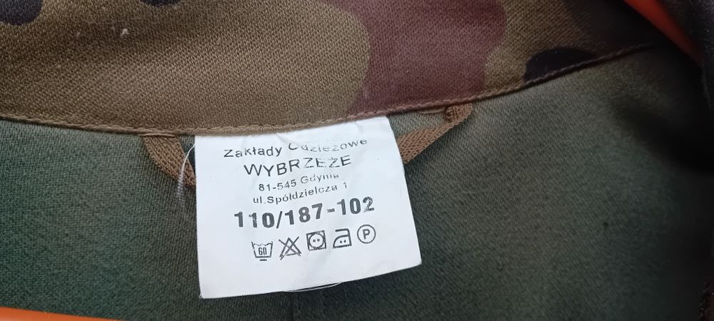 Zestaw kurtek w stylu wojskowym